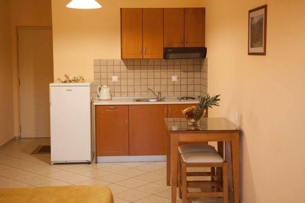Blue Sky Apartman Ajía Marína Kültér fotó