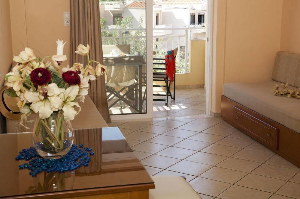 Blue Sky Apartman Ajía Marína Kültér fotó